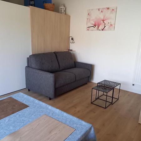 Gite La Petite Maison Montournais Экстерьер фото