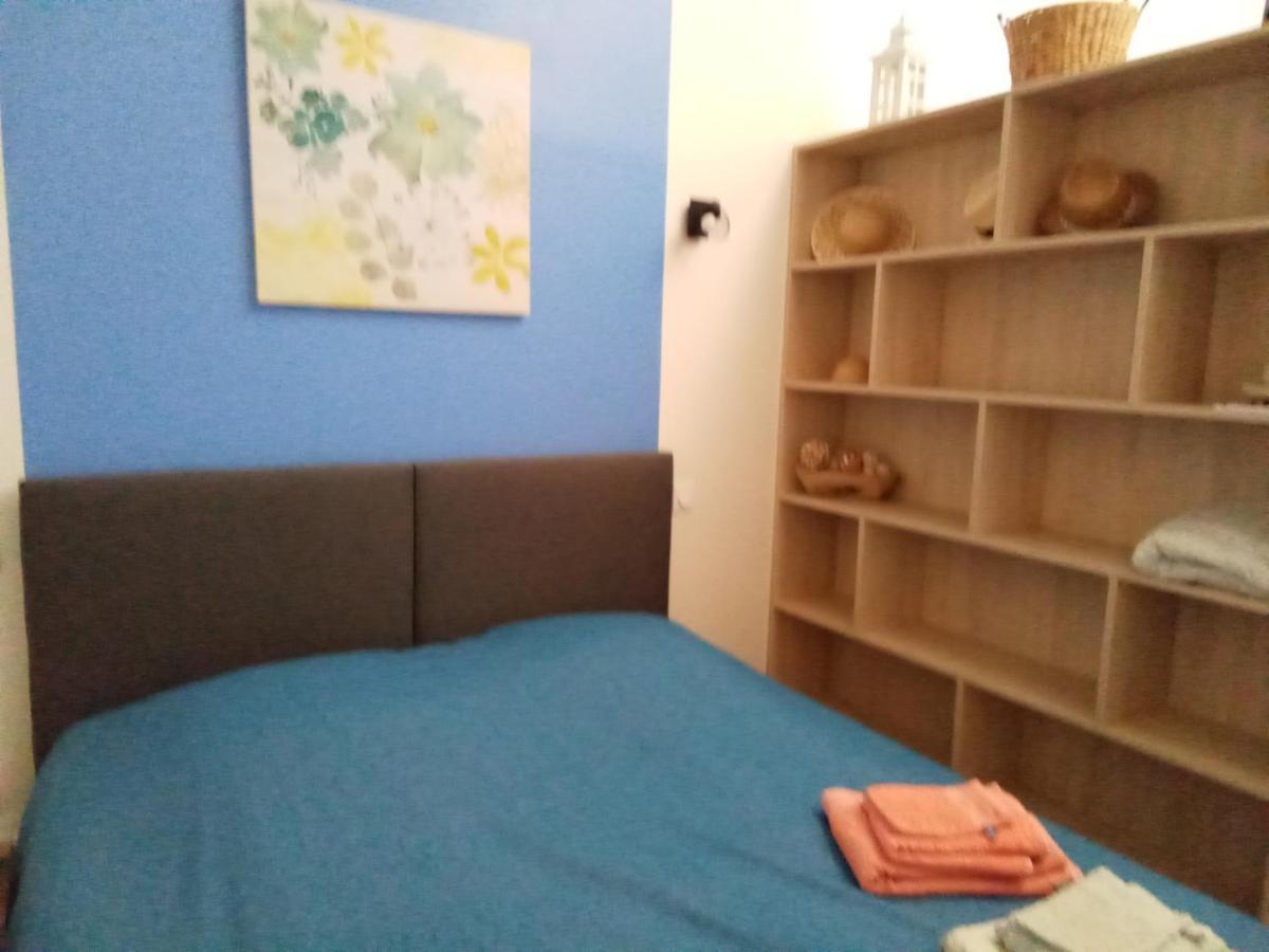 Gite La Petite Maison Montournais Экстерьер фото