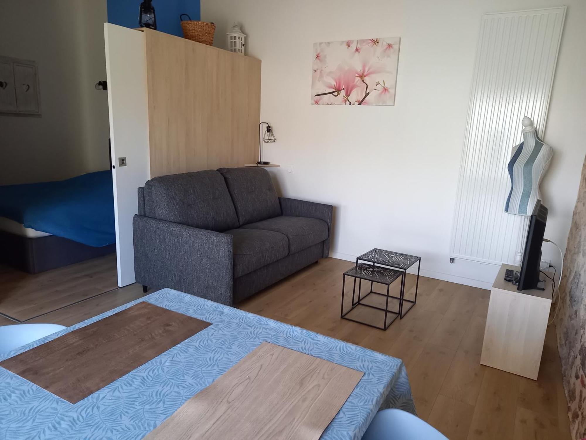 Gite La Petite Maison Montournais Экстерьер фото