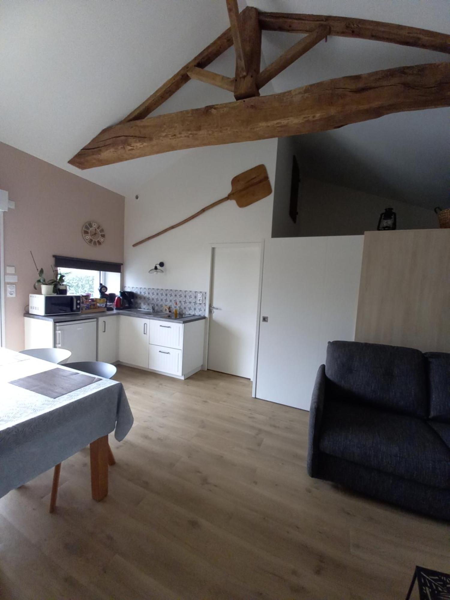 Gite La Petite Maison Montournais Экстерьер фото