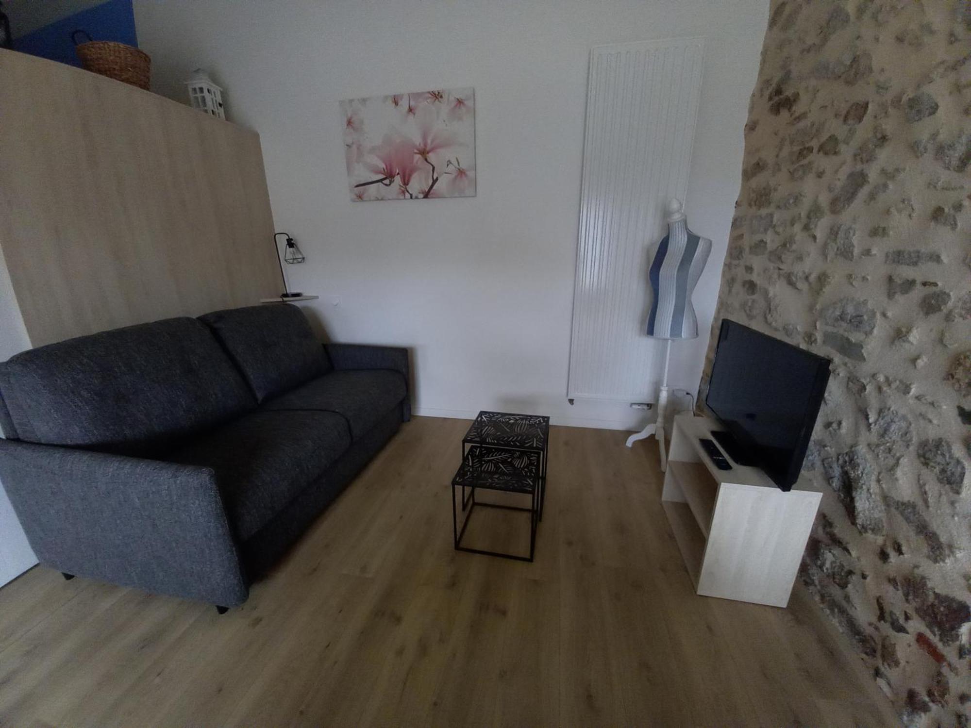 Gite La Petite Maison Montournais Экстерьер фото